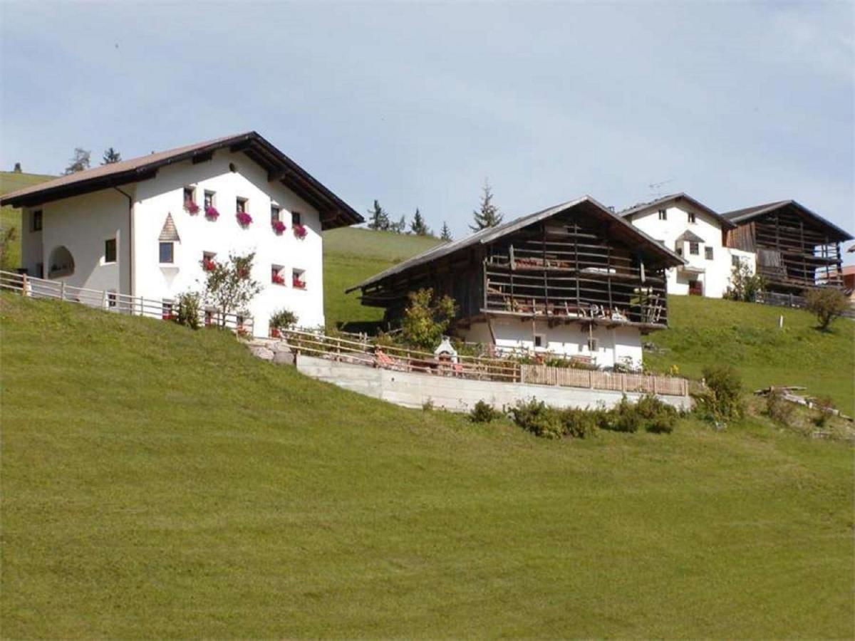 Agriturismo Apartments Tuene Ortisei Bagian luar foto