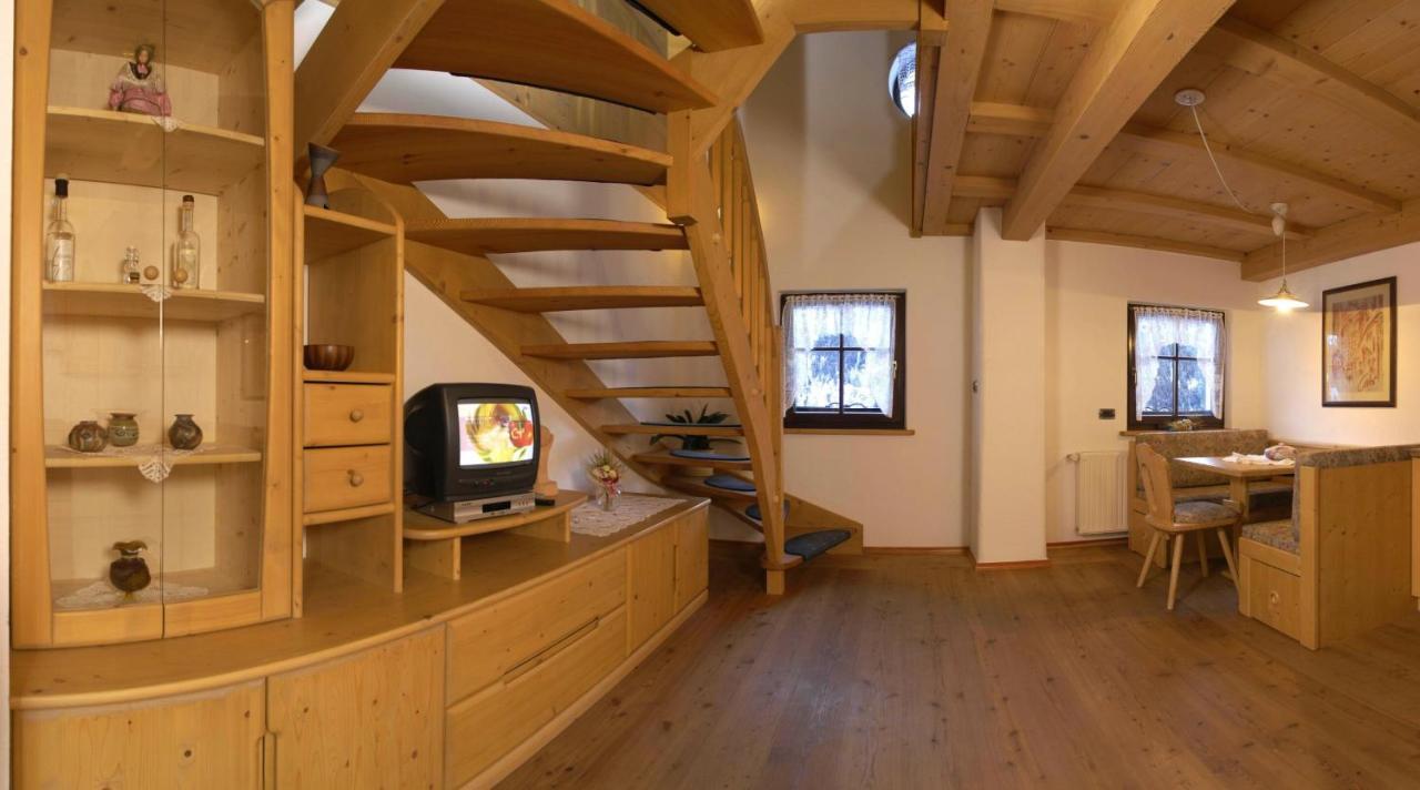 Agriturismo Apartments Tuene Ortisei Bagian luar foto