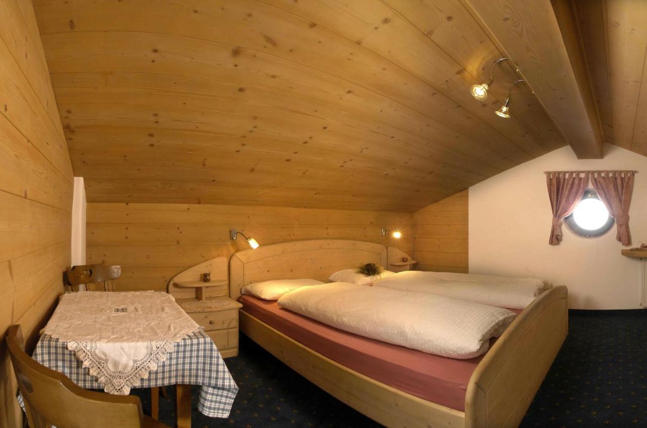 Agriturismo Apartments Tuene Ortisei Bagian luar foto