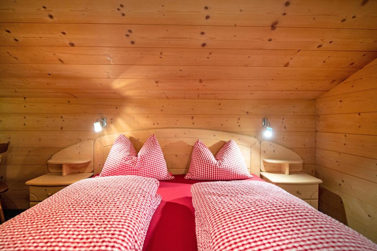 Agriturismo Apartments Tuene Ortisei Bagian luar foto
