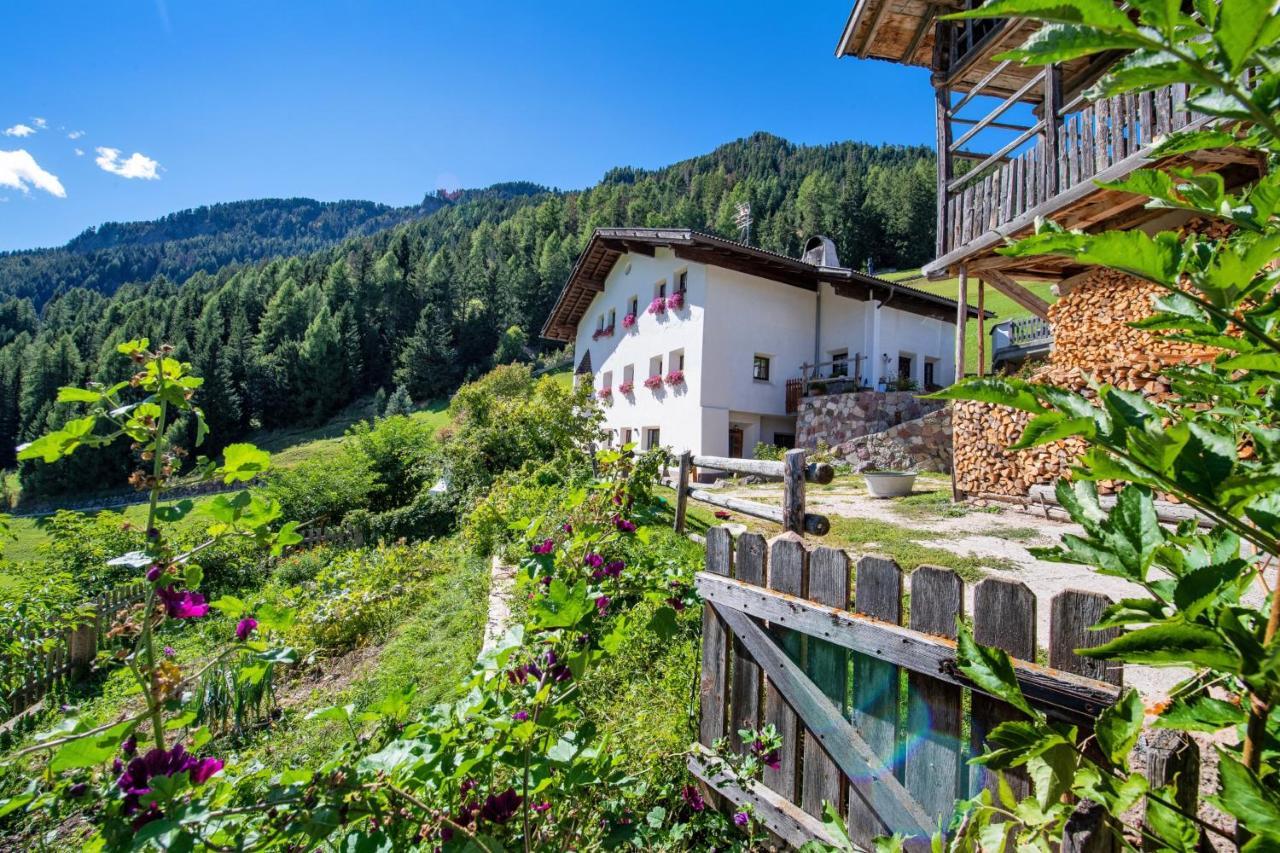 Agriturismo Apartments Tuene Ortisei Bagian luar foto