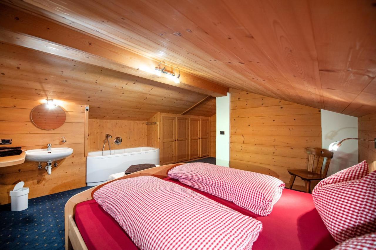 Agriturismo Apartments Tuene Ortisei Bagian luar foto