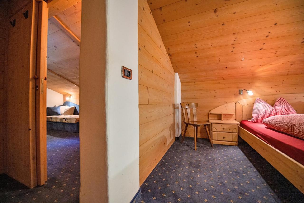 Agriturismo Apartments Tuene Ortisei Bagian luar foto