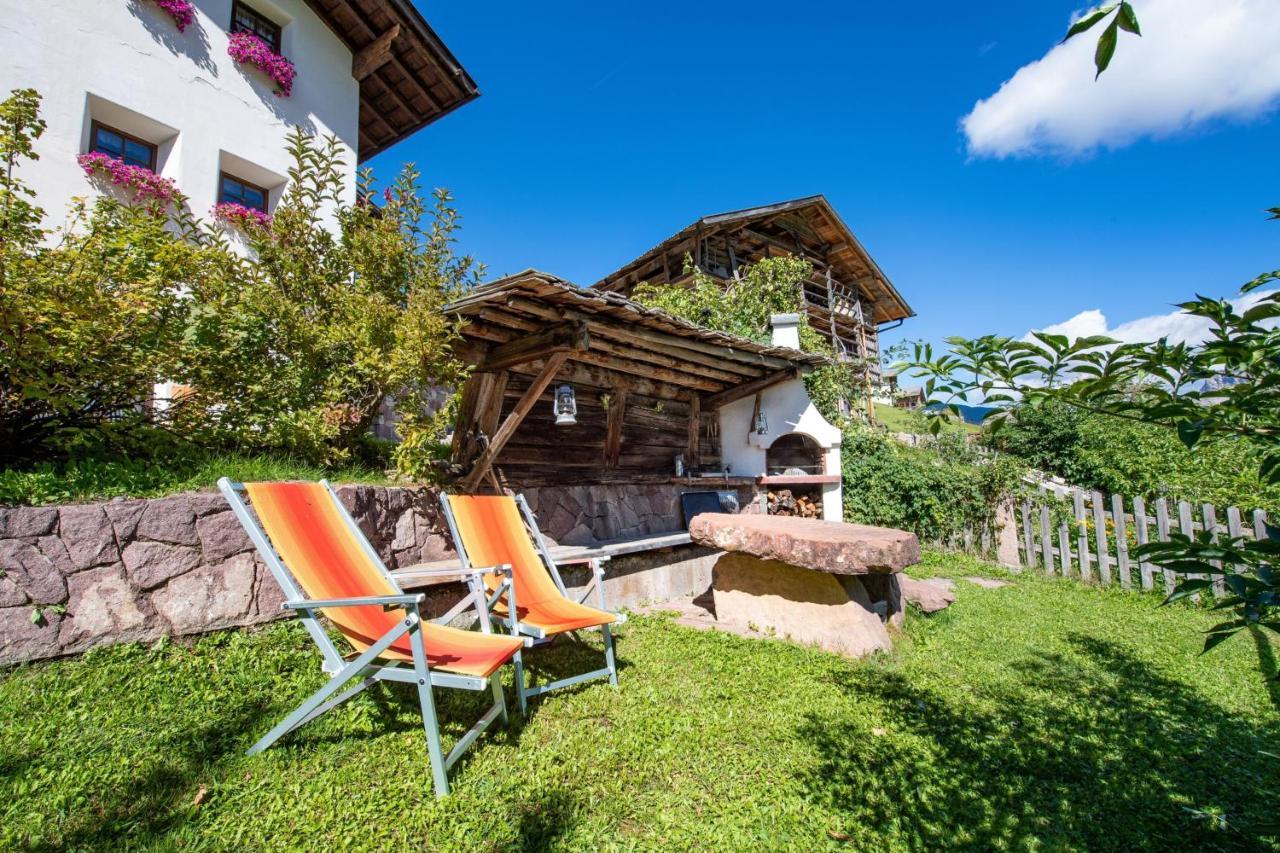 Agriturismo Apartments Tuene Ortisei Bagian luar foto
