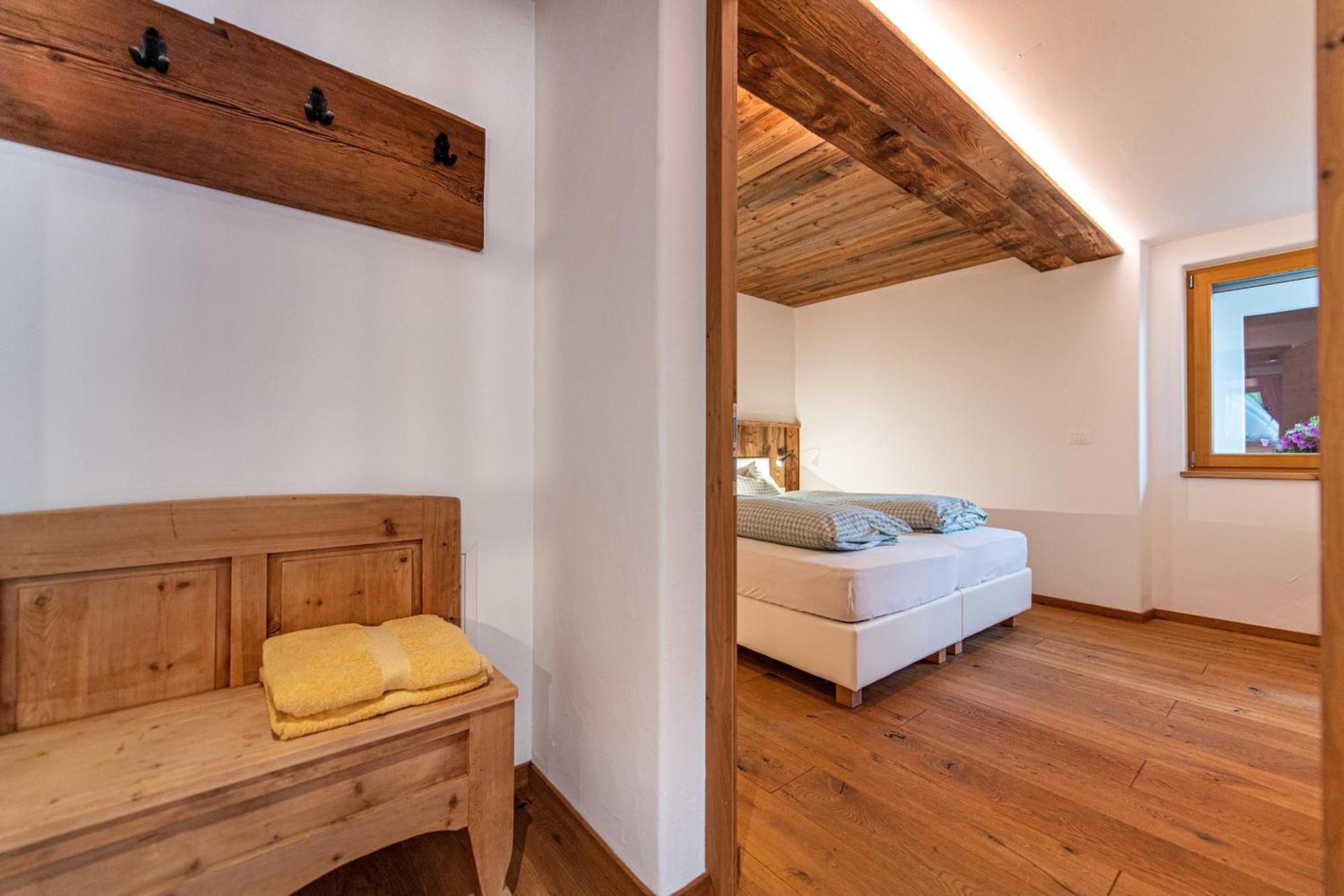 Agriturismo Apartments Tuene Ortisei Bagian luar foto