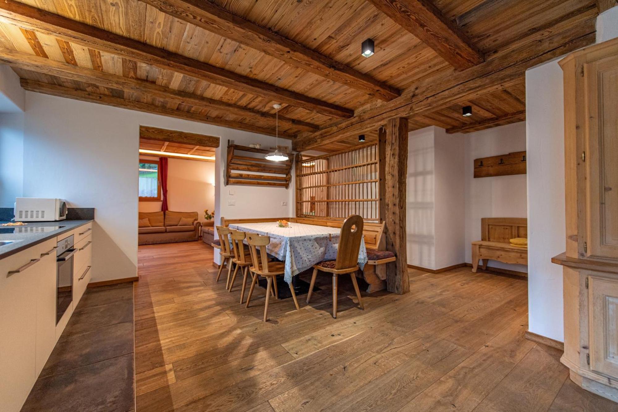 Agriturismo Apartments Tuene Ortisei Bagian luar foto
