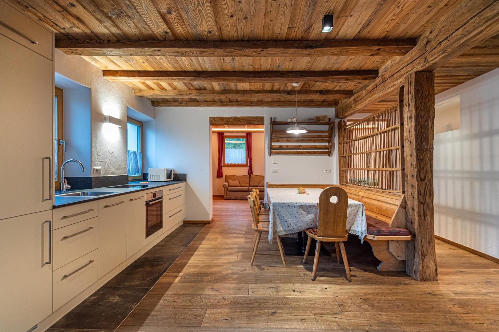 Agriturismo Apartments Tuene Ortisei Bagian luar foto