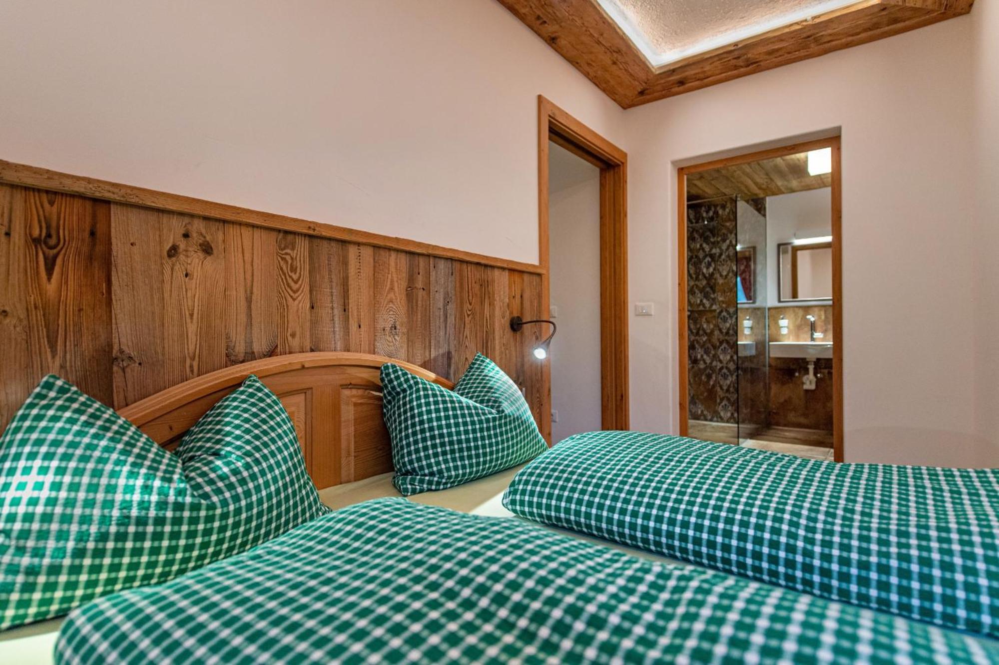 Agriturismo Apartments Tuene Ortisei Bagian luar foto